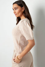 Basic shirt with puffed sleeves